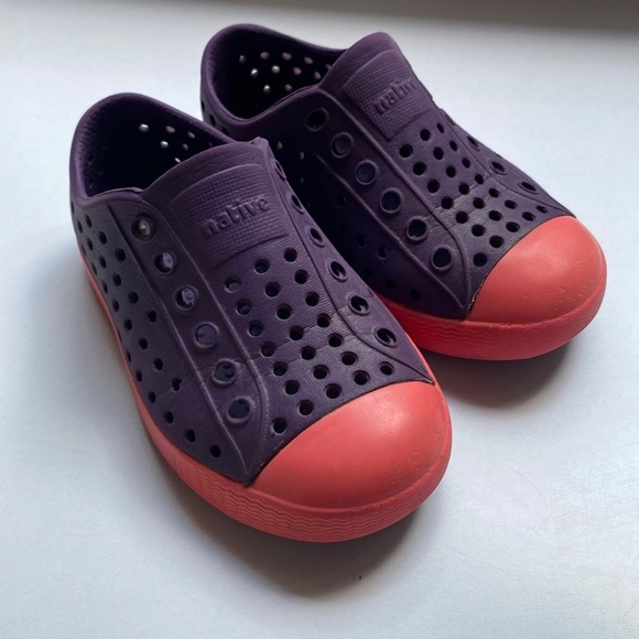 Native Jefferson Slip On Shoes Purple Coral C7 Toddler Waterproof‎ Lightweight - Picture 1 of 9